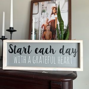 Start Each Day Grateful Heart Wall Decor Art Grey